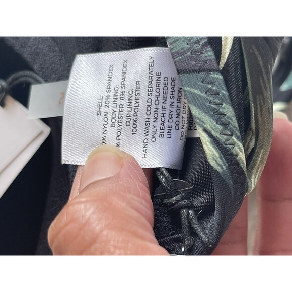 Shade & Shore Women’s Size 32B Tropical Black Floral Bikini Top NWT Bin S - Picture 9 of 9